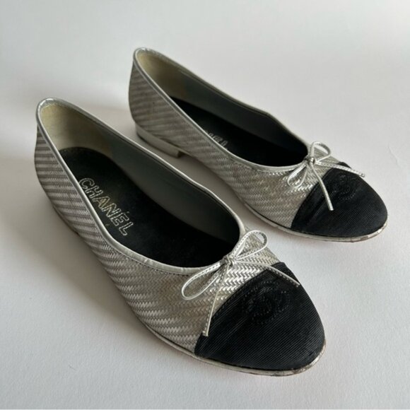 CHANEL CC CAP TOE DIAGONAL QUILTED SILVER BALLET FLATS SZ 39 - Picture 11 of 15